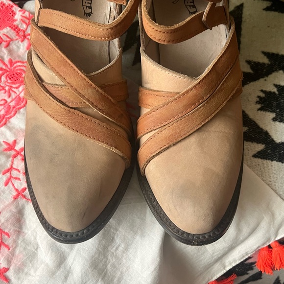 Freebird by Steven Taupe Grind Leather Booties Heels 9 - Picture 8 of 16
